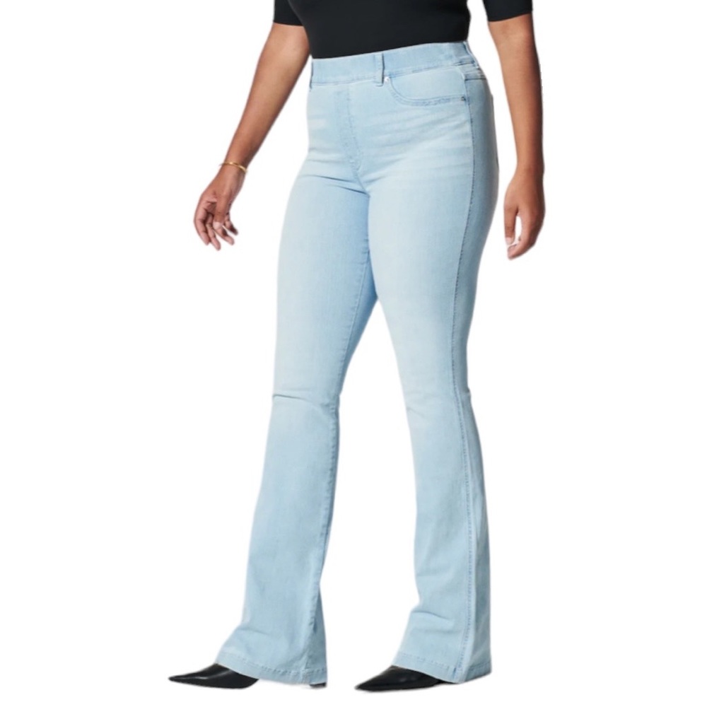 NWT SPANX Pull-on Flare Jeans size Large in Retro Light Wash